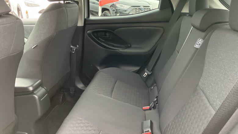 Toyota Yaris 1.5 Hybrid Design 5dr CVT Hybrid Hatchback